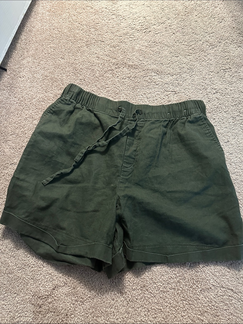Uniqlo Women's Linen Olive Green Shorts Medium